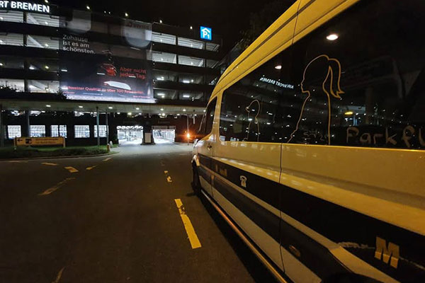 Kostenloser Shuttle Service von Parkflug24 zum Flughafen Bremen - Parking 24